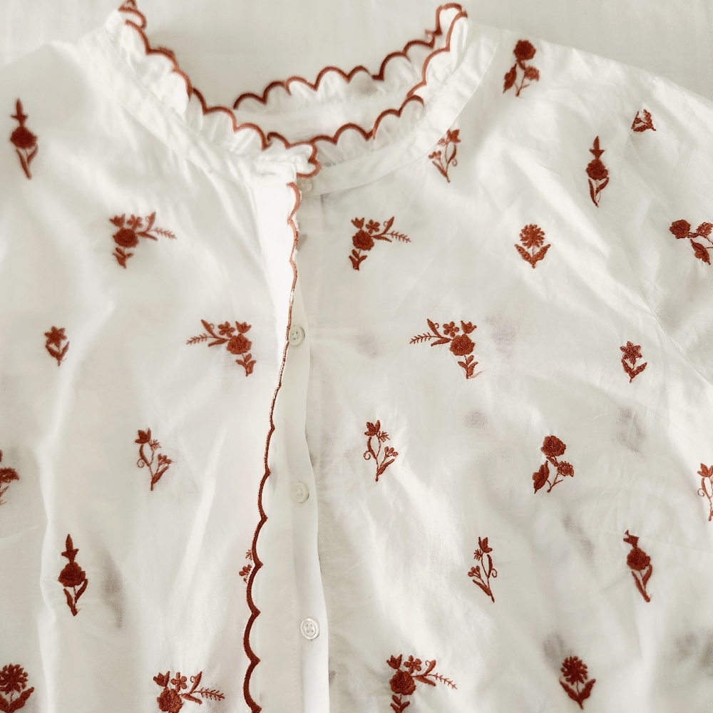 *SOLD* Talbots Floral Embroidered Scallop Button Down Shirt - Size 2X - Picture 6 of 6